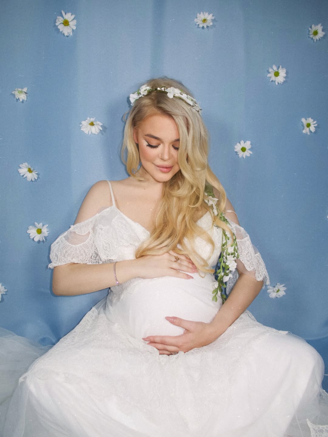 Модні образи для малюка: вагітна Аліна Гросу показала, у що одягатиме сина