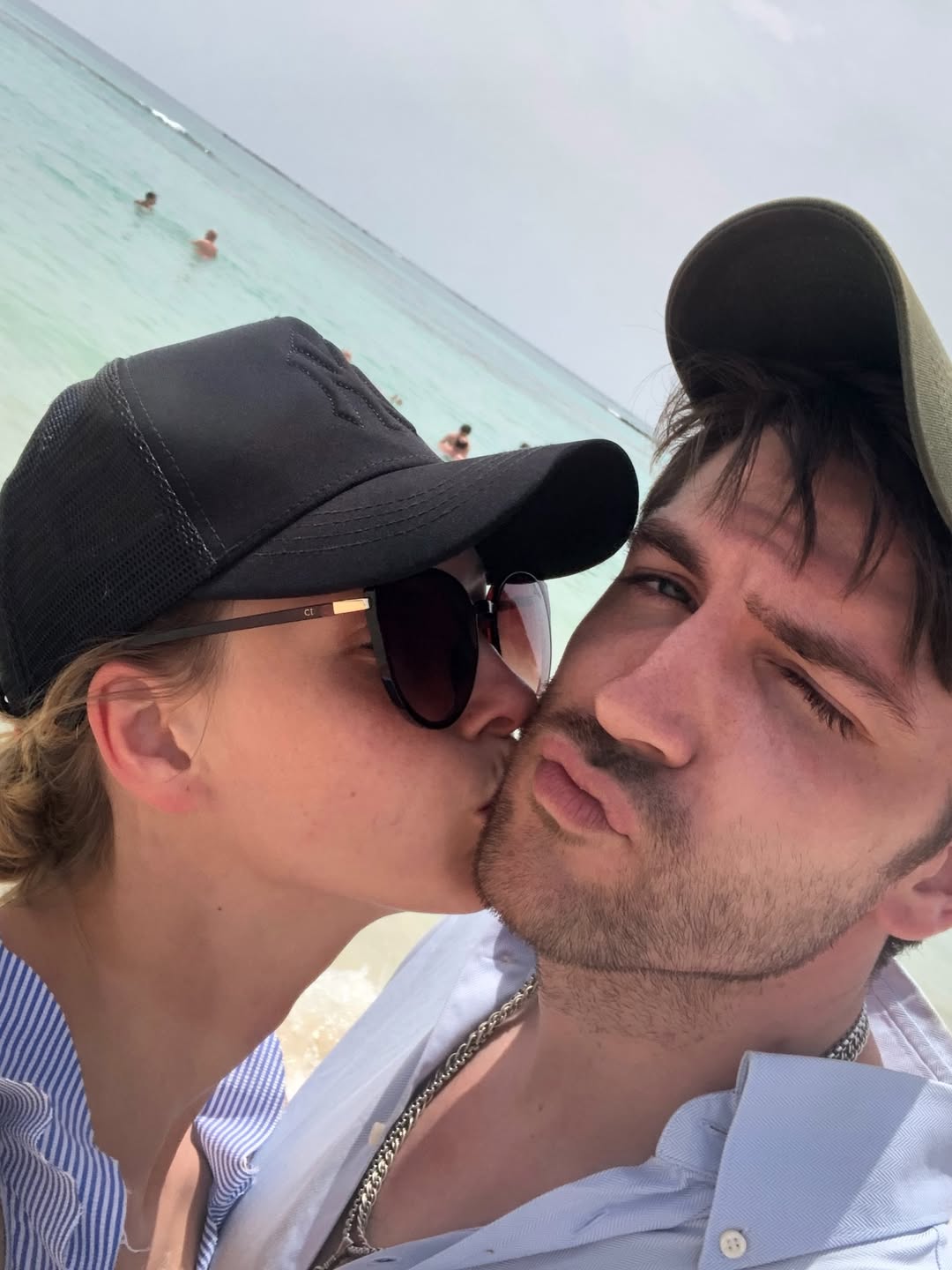 Все ще закохана: відома акторка розкрила головний секрет щасливого шлюбу