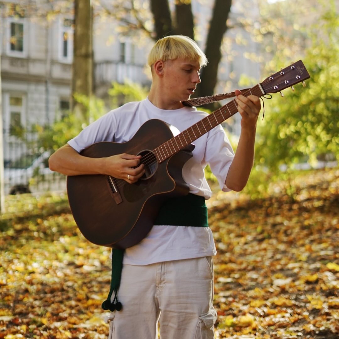 "Спасибо службе". Известный музыкант раскрыл, чем сейчас занимается в армии