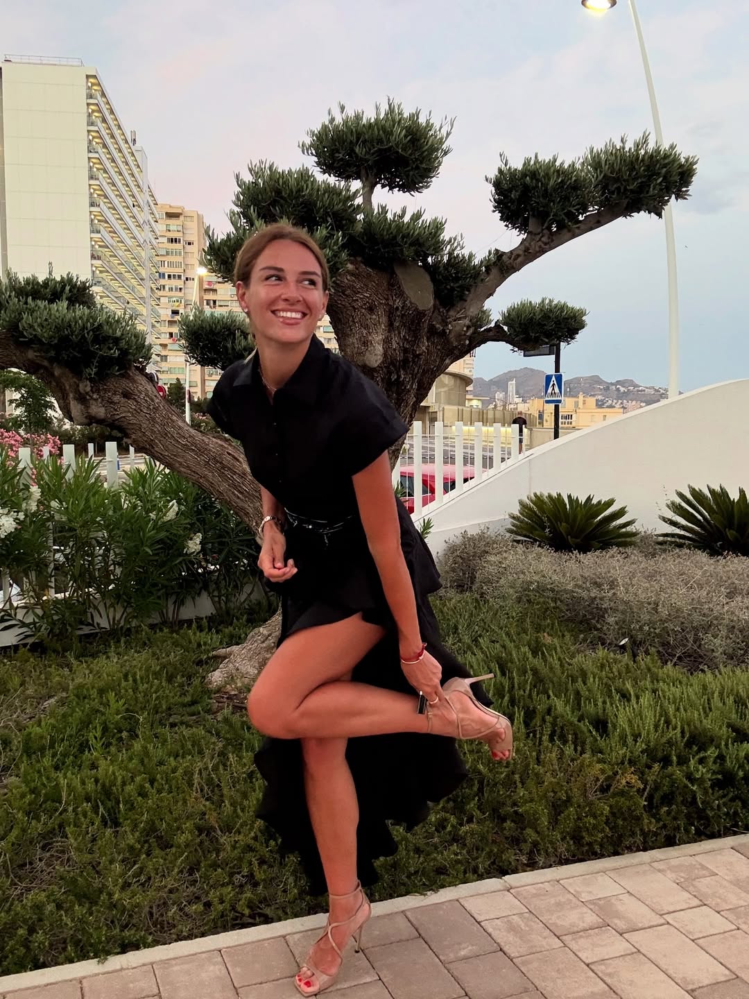 Дружина Решетніка зачарувала модним образом на відпочинку: скільки коштує (фото)