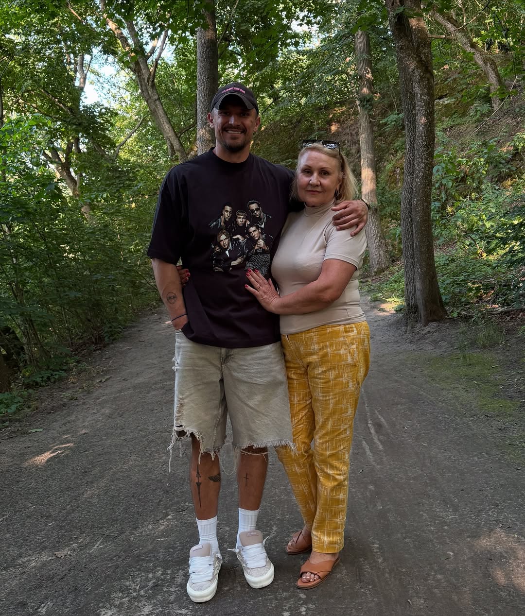 3 кэжуал-образа Тараса Цымбалюка, которые легко повторить: стильно, удобно и без усилий (фото)