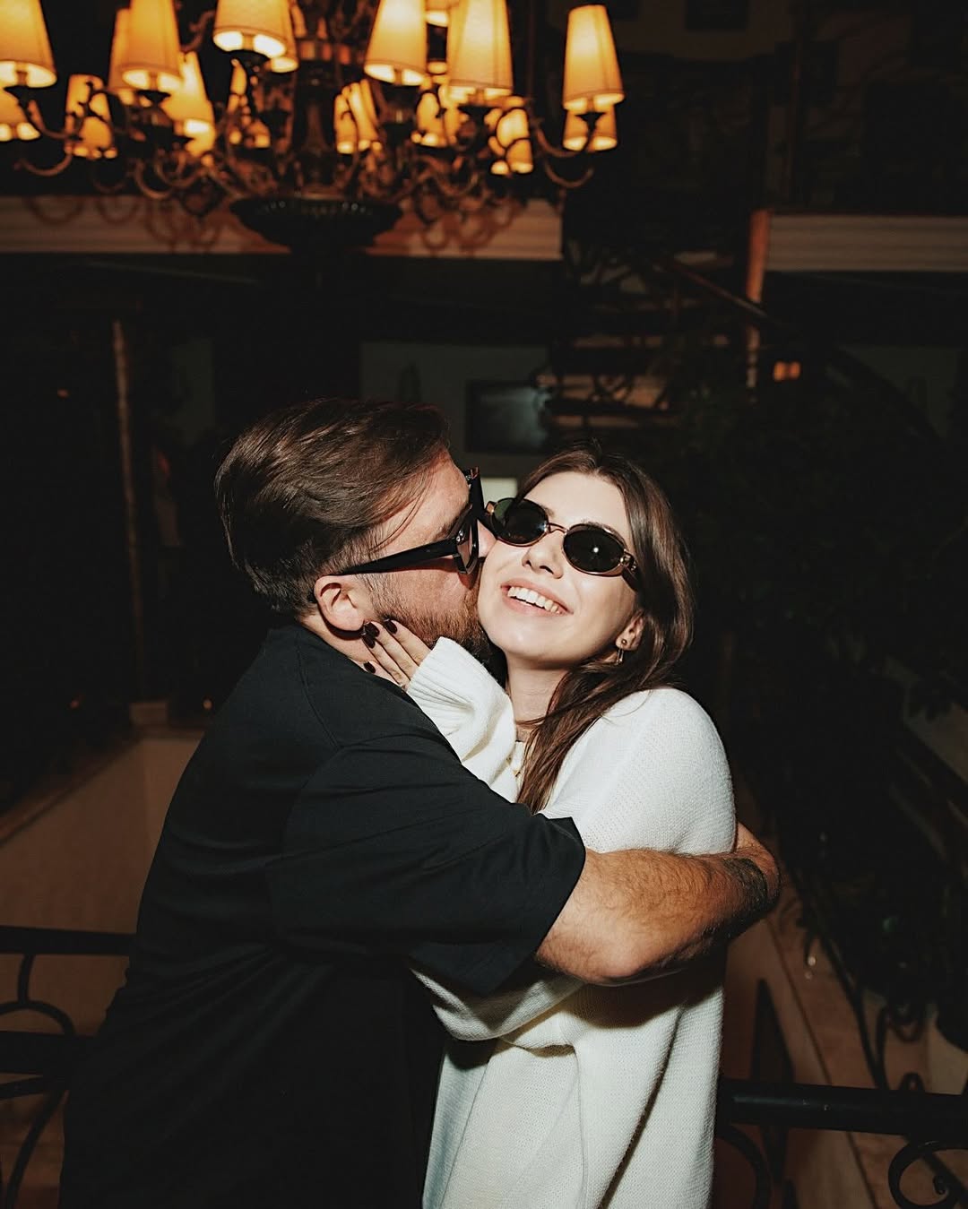 Одружився? Лідер гурту "Без Обмежень" засвітив обручку (фото)