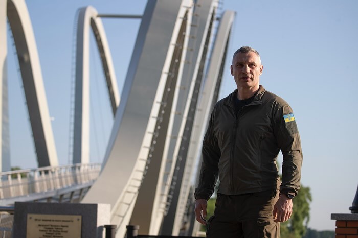 Віталій Кличко про В'ячеслава Узелкова: "Помер молодим, переживши складні моменти"