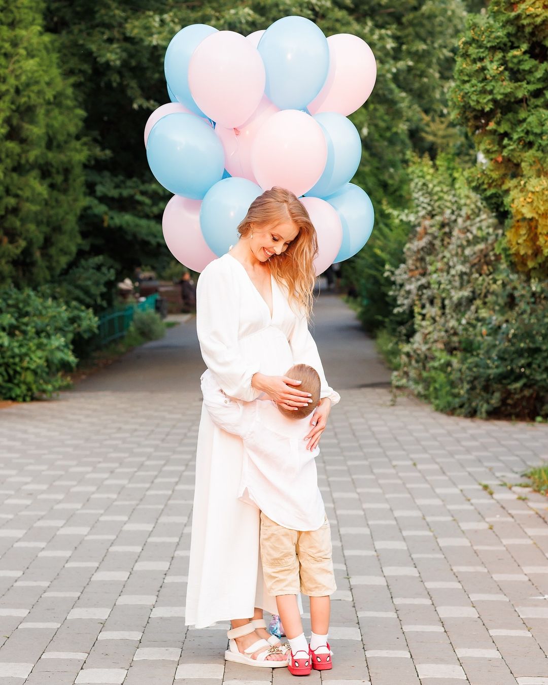 Вагітна зірка "Кріпосної" відверто висловилася про розлучення і нове кохання: "Це випадковість"