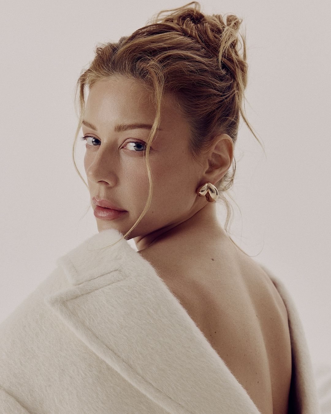 Кароль поразила смелыми фото и заговорила о любви: "Бегают мурашки"