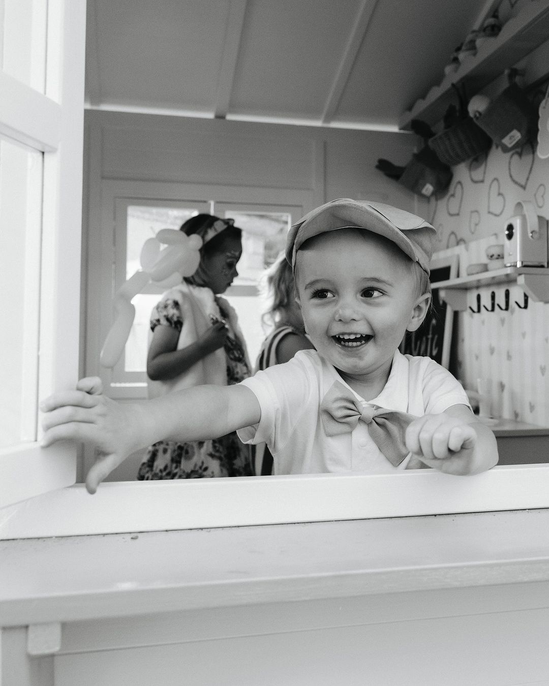 "Весь мой мир": Пэрис Хилтон растрогала сеть семейными кадрами с детьми