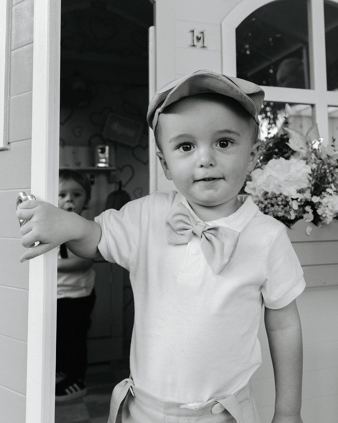 "Весь мой мир": Пэрис Хилтон растрогала сеть семейными кадрами с детьми