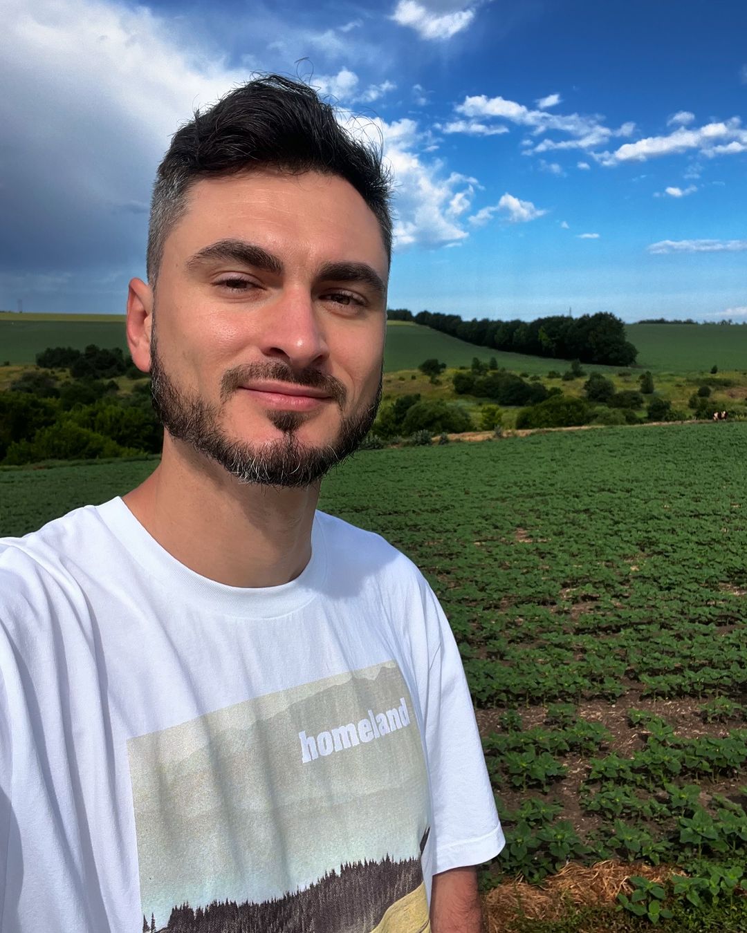 Популярний тревел-блогер отримав повістку: "Одразу на ВЛК"