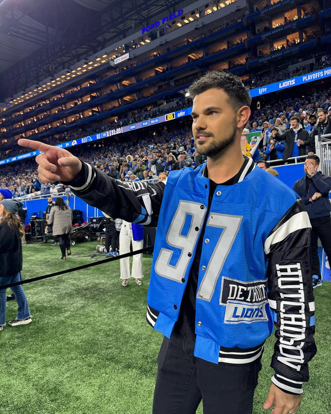 Як сьогодні виглядає Тейлор Лотнер - той самий Джейкоб із "Сутінок"