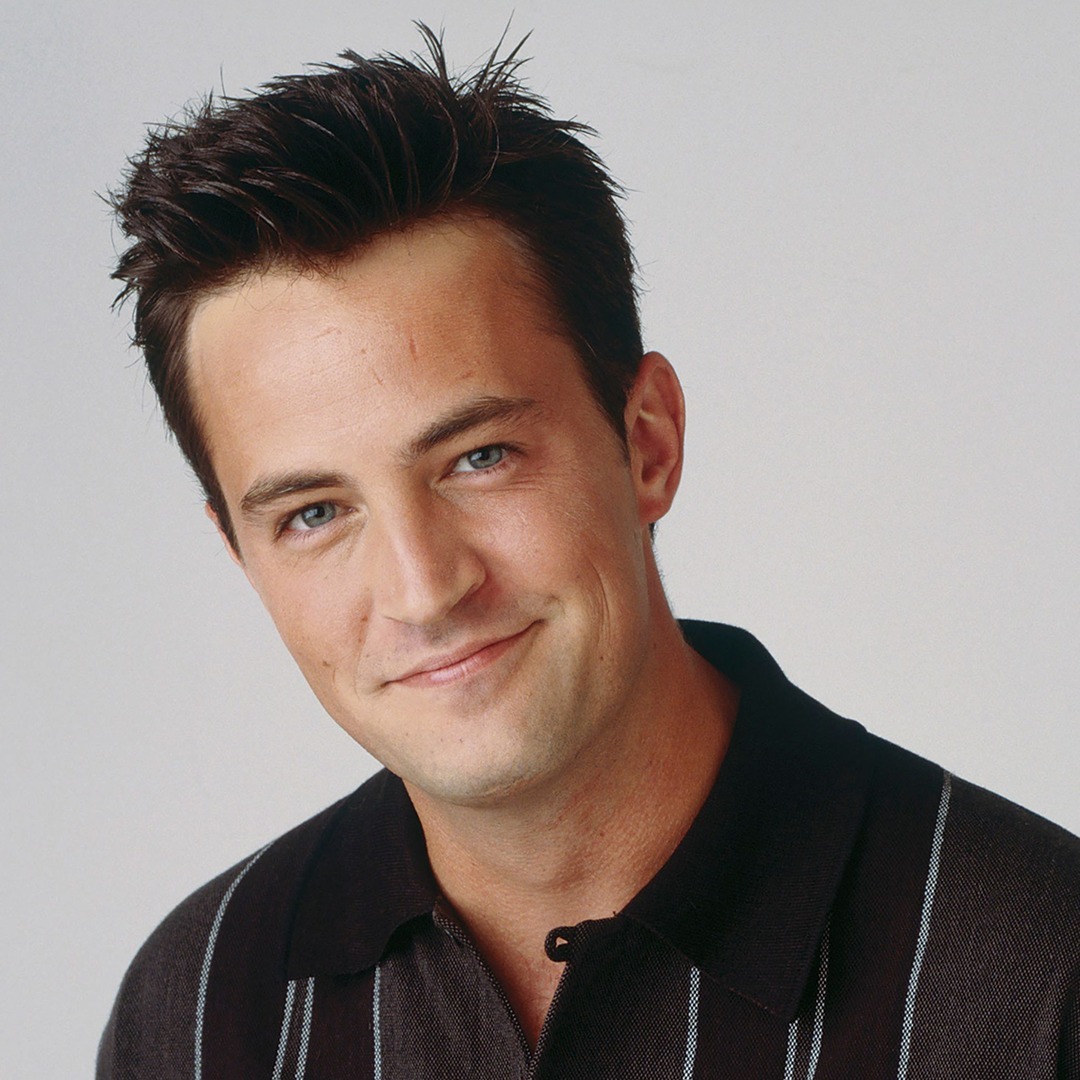 Год без Мэттью Перри: актеры из сериала "Друзья" почтили его память трогательными воспоминаниями