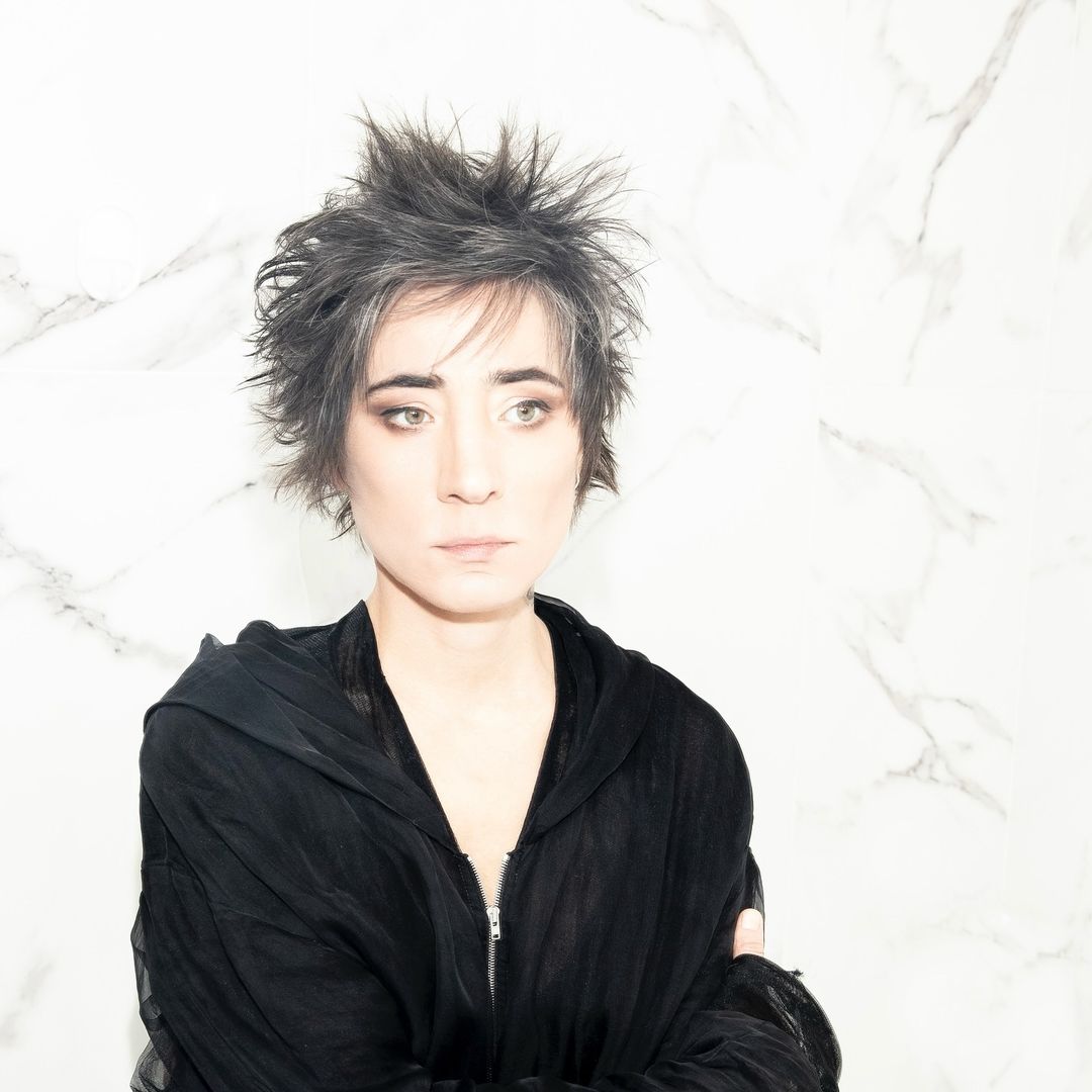 Земфира поддержала украинцев во время выступления за границей: певица вышла на сцену с плакатом