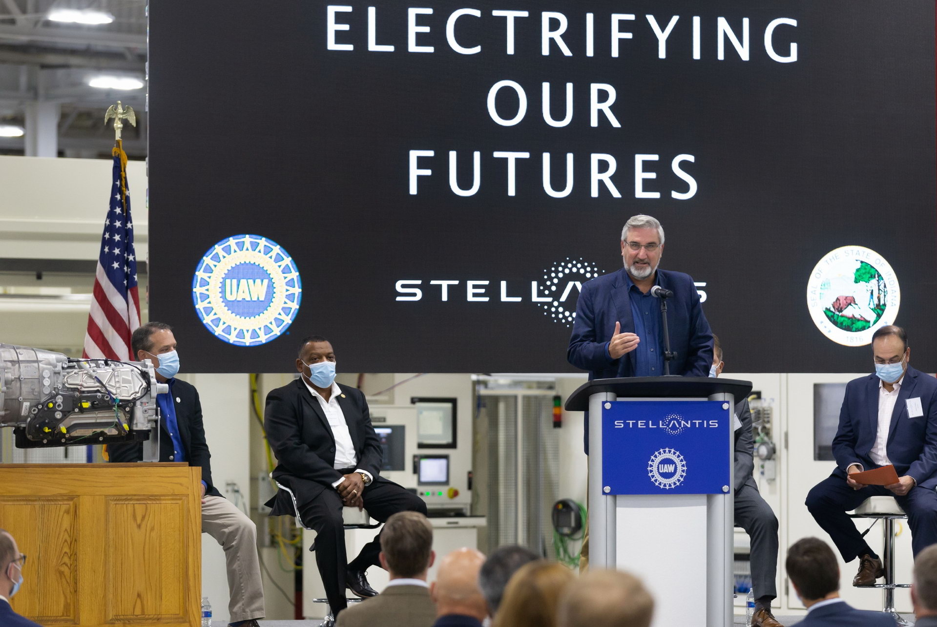 Принуждение к электрификации: глава Stellantis против резкого перехода на электромобили