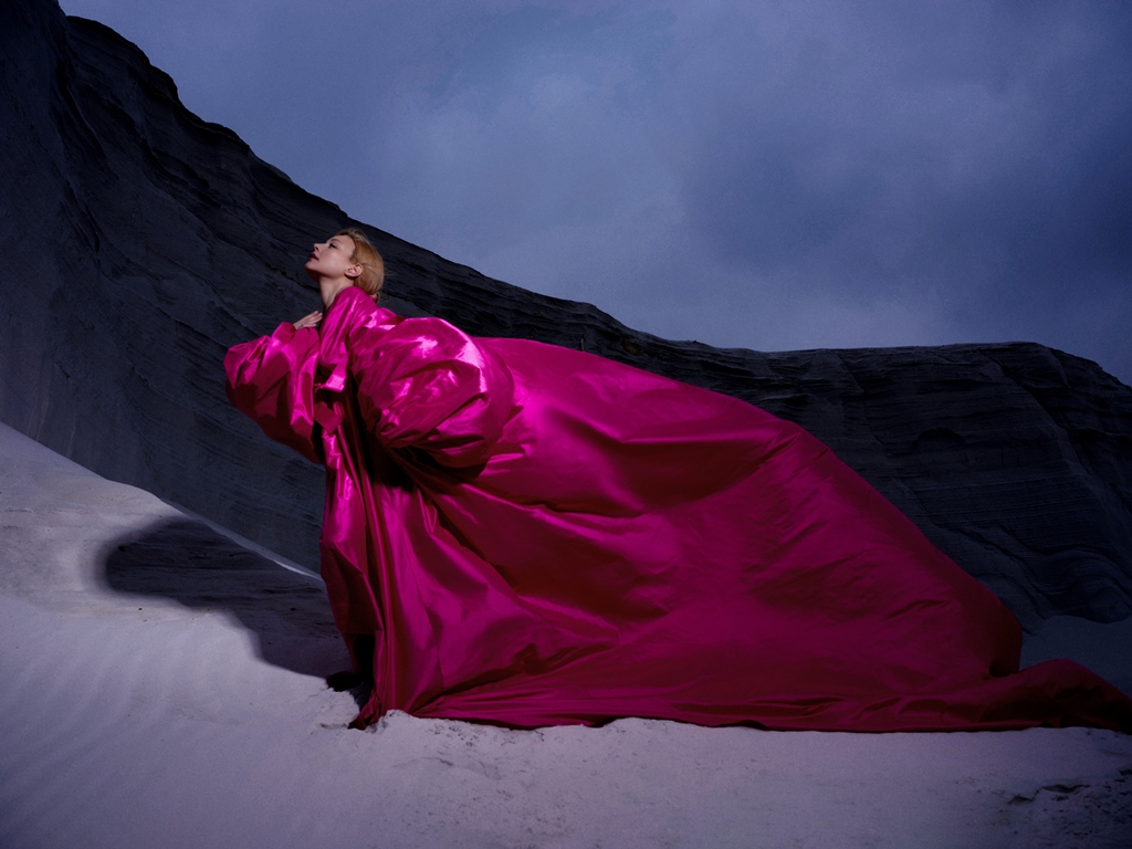 Тіна Кароль вразила "нескореним" образом: неймовірні фото