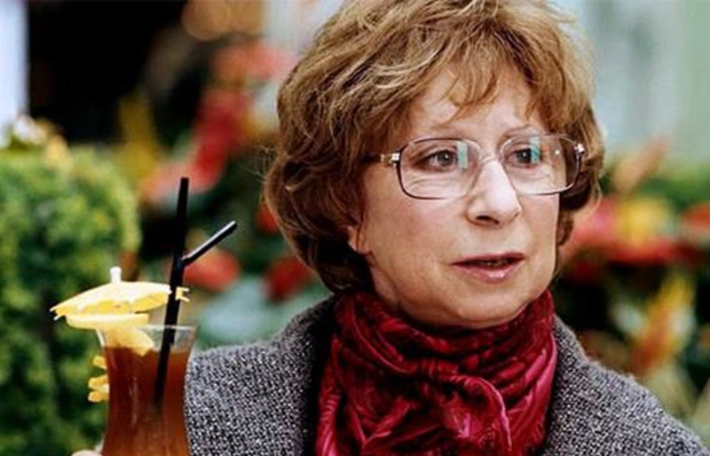 Лию Ахеджакову уволили из театра из-за поддержки Украины. Ее спектакли уже заменили