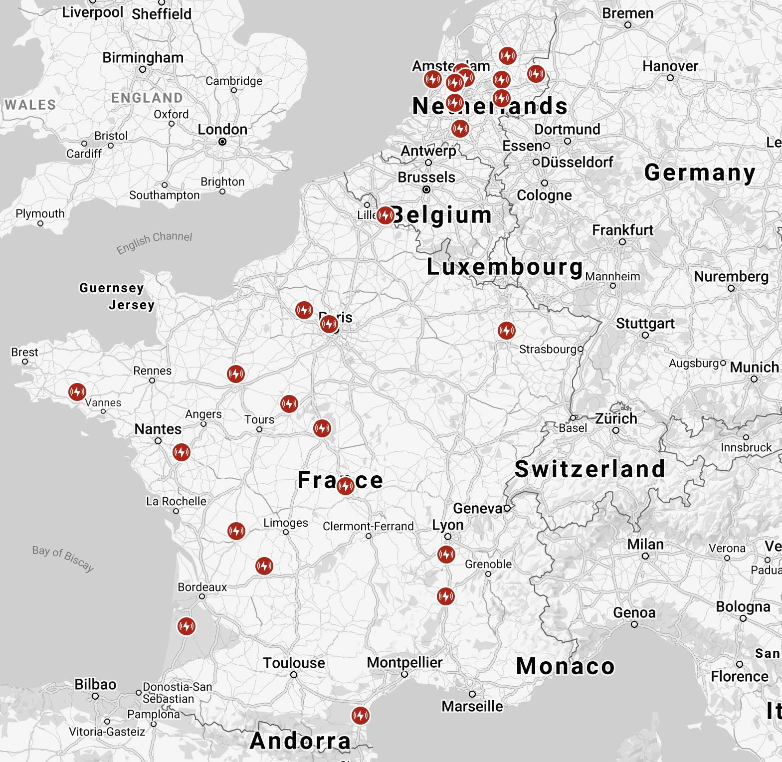 Примус до зарядки: Tesla відкрила зарядні станції Supercharger для "чужих" електрокарів