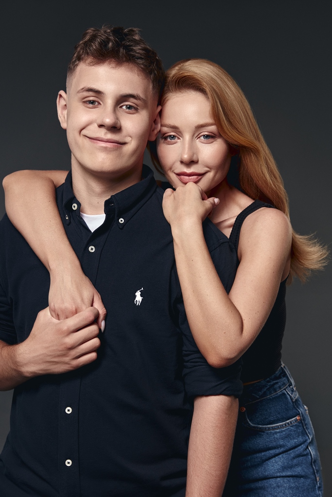 Тіна Кароль зворушила фото з 14-річним сином. Знімки присвятила його померлому батьку