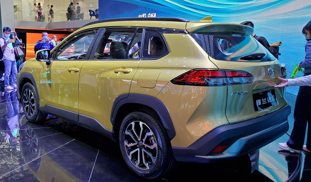 Размером с RAV4 и по цене Corolla: Toyota представила новый кроссовер Frontlander