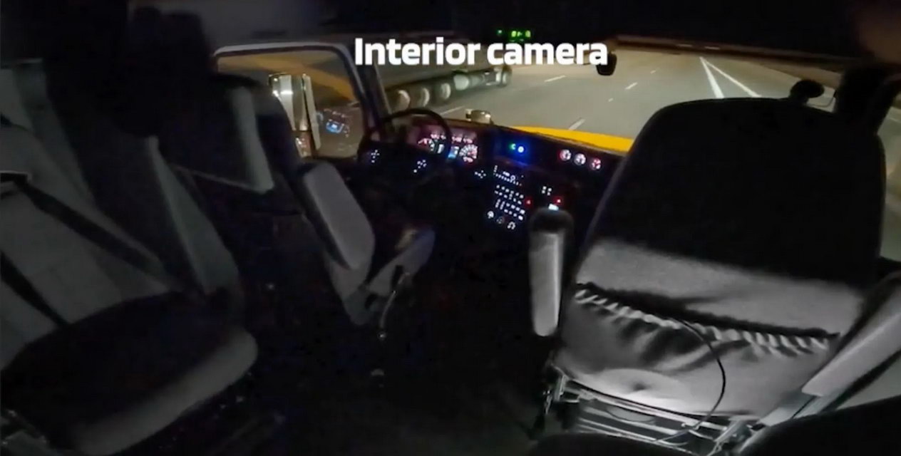 Впервые в мире: в США беспилотная фура проехала 130 км без какого-либо участия человека