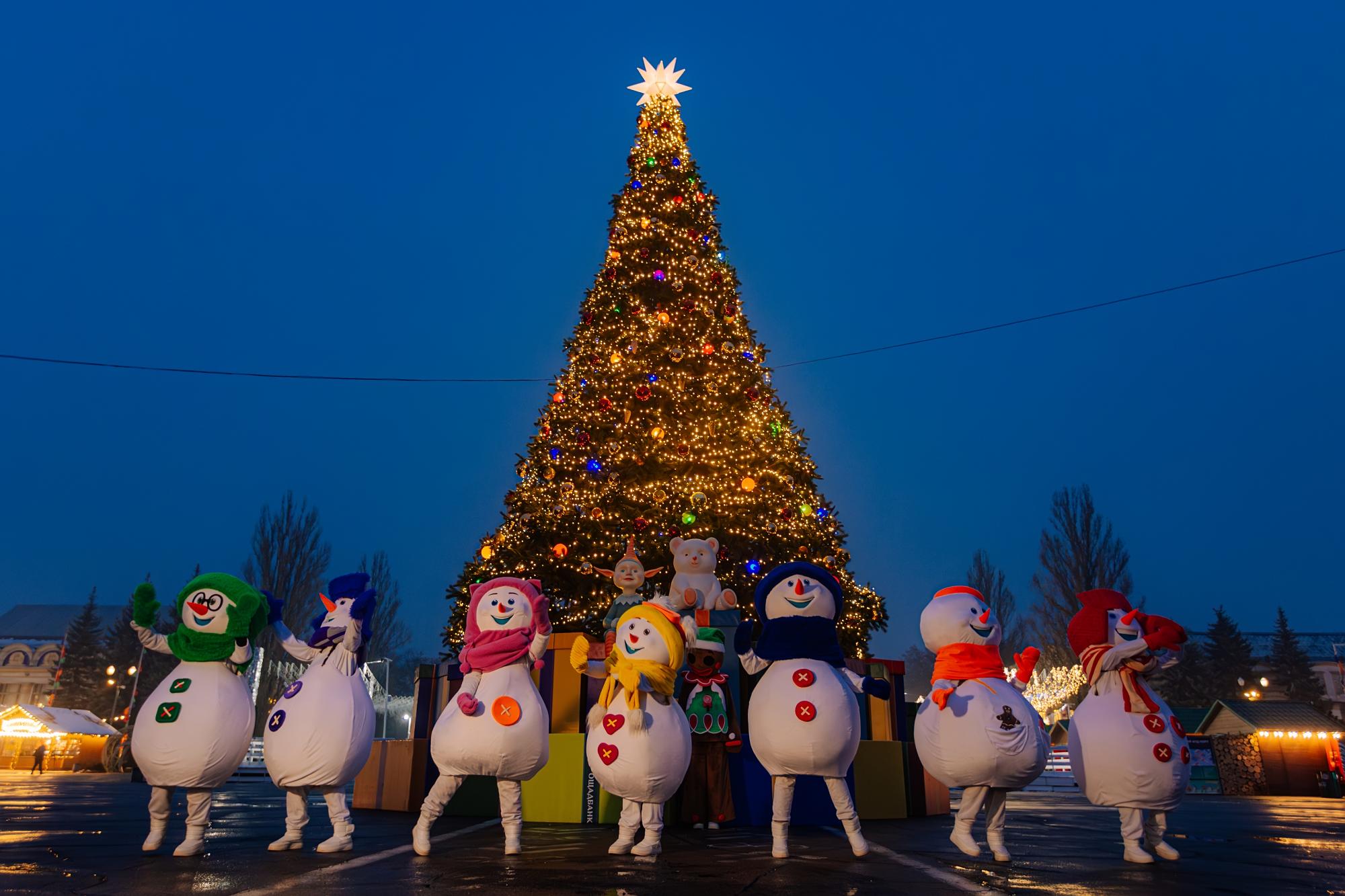 Ковзанка, ярмарок, резиденція Санти: найяскравіші локації на ВДНГ для всієї родини