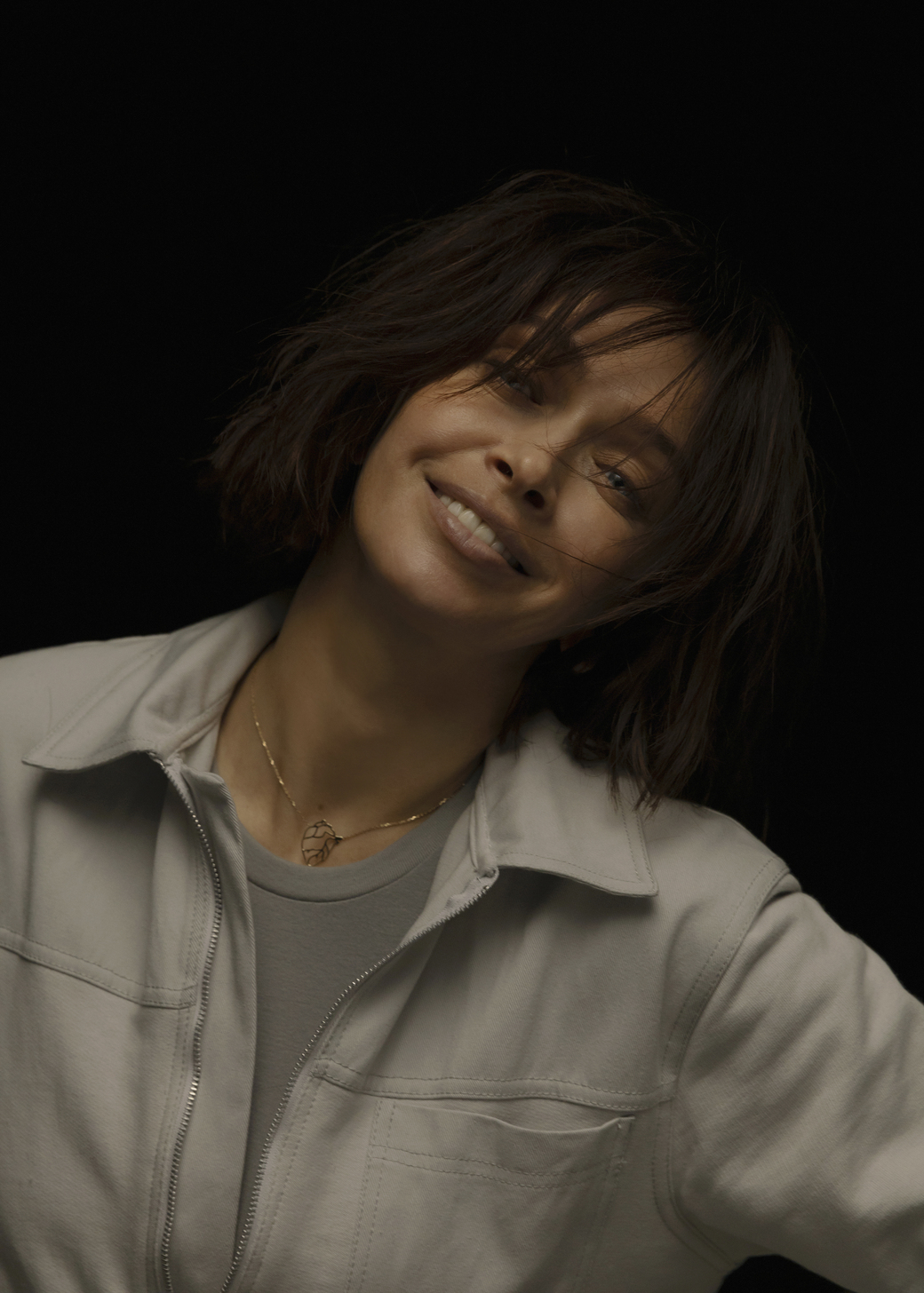 Віра Брежнєва кардинально змінила імідж: фото "нової" співачки