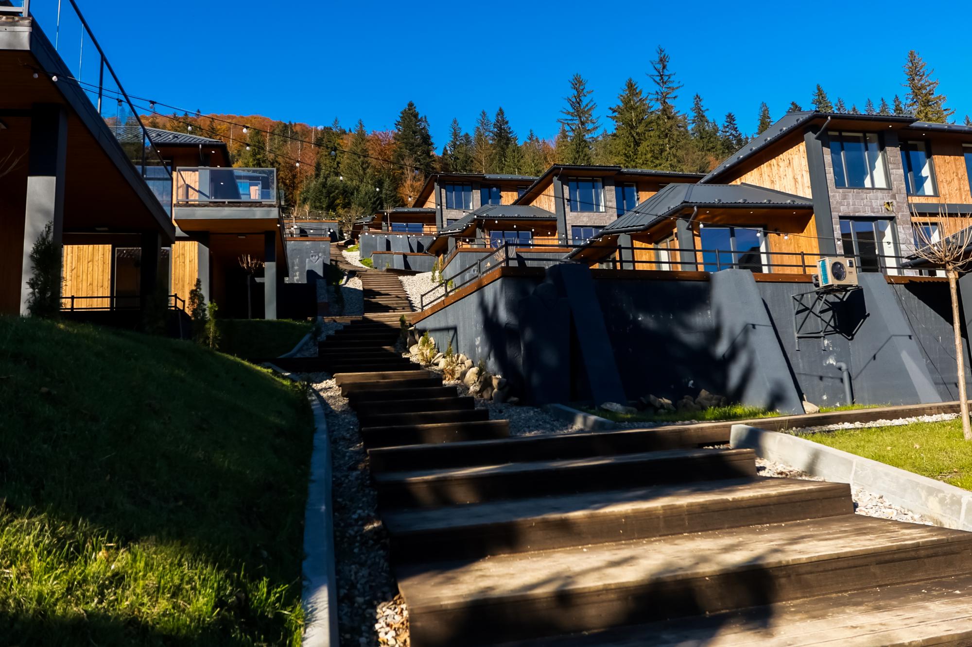 Краса гір та комфорт: де відпочити та що подивитися у Микуличині