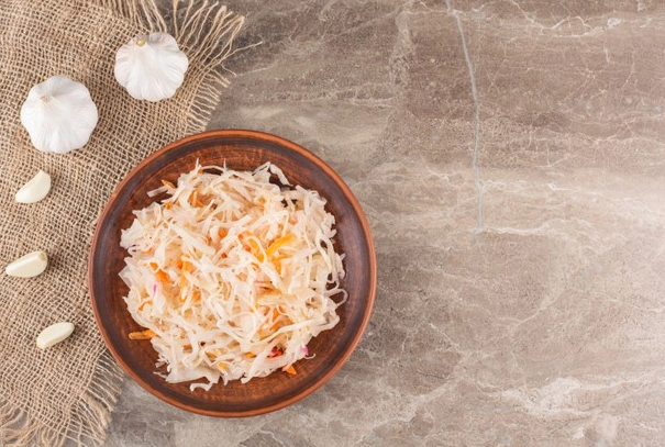 Какие салаты из капусты необходимо есть зимой: содержат много витаминов и полезных веществ