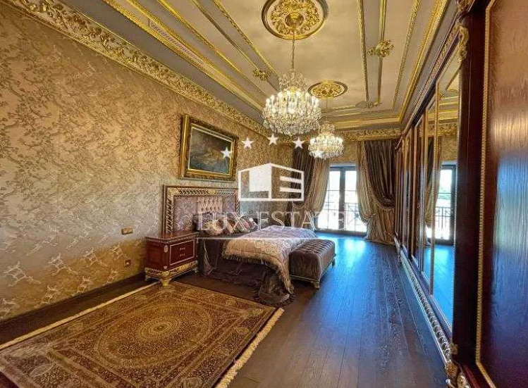 У Києві продають квартиру "для поціновувачів розкоші": сума шокує