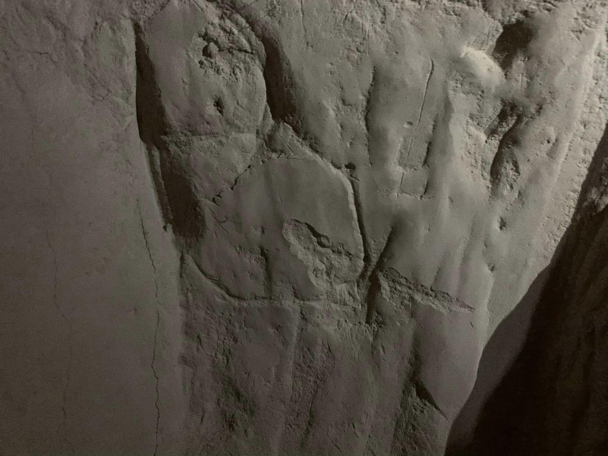 У Києві знайшли печери дохристиянського періоду: захоплюючі фото