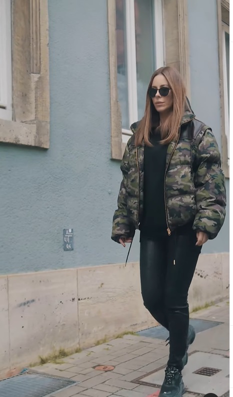 "Ви допомагали армії?" Лорак одяглася в камуфляж і викликала багато запитань (відео)