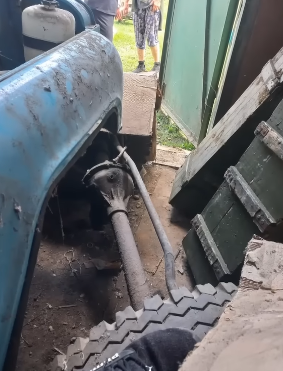 "Це була ціла справа": 68-річна українка розібрала авто та заховала від окупантів