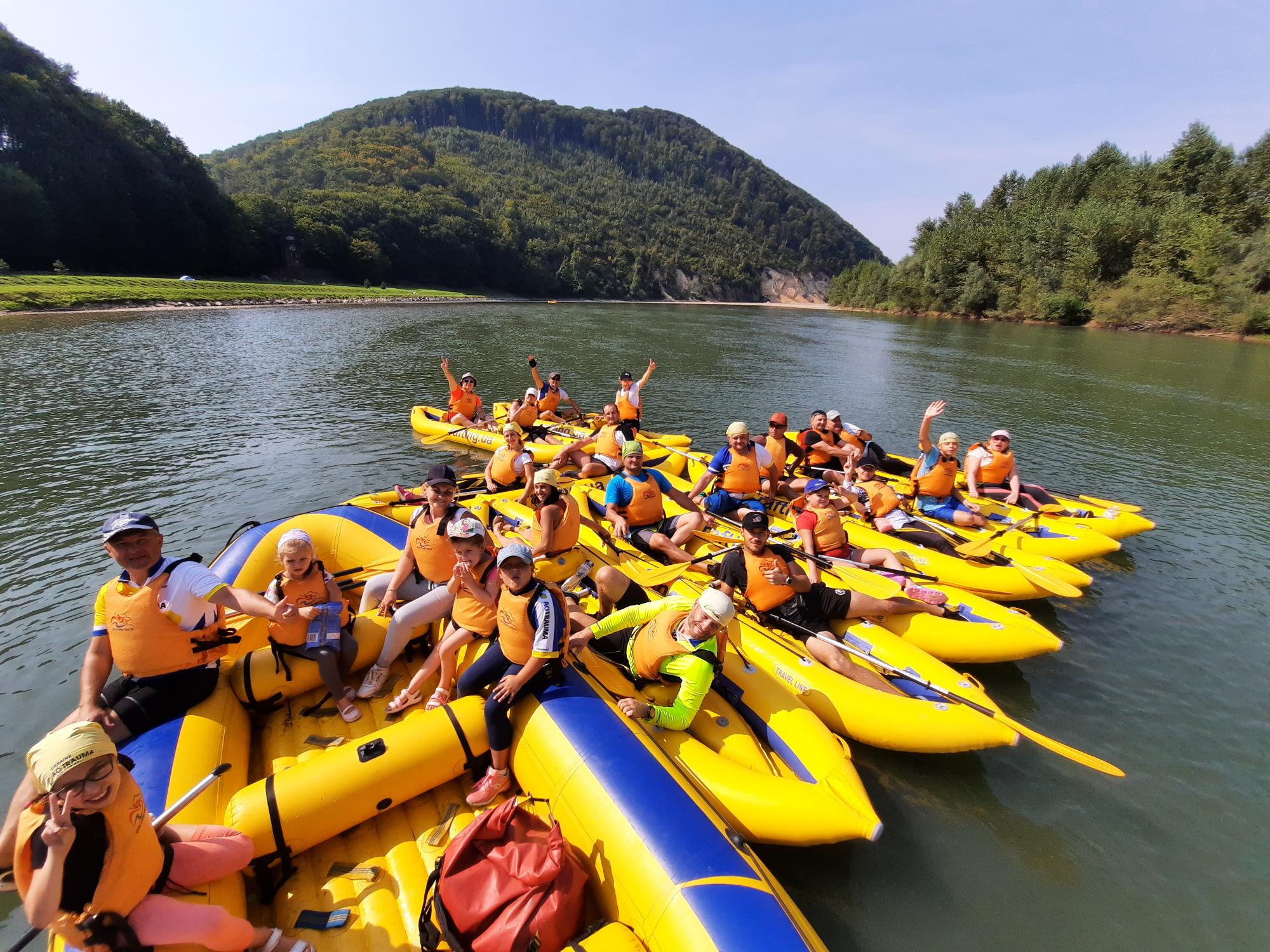 Буйство красок и яркие впечатления: лучшие локации в Украине для легких водных походов осенью