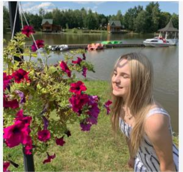 Це новий хіт! Артем Пивоваров і загадкова Klavdia Petrivna показали відео на пісню "Барабан"