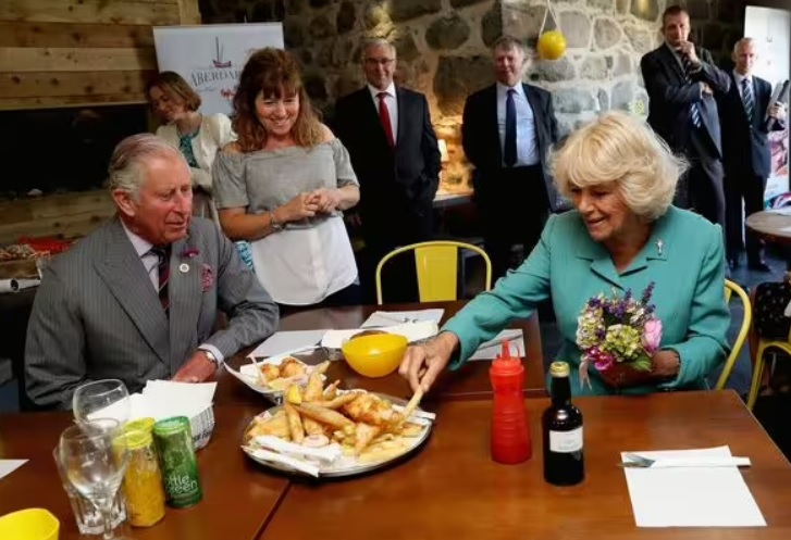 Дворецький Чарльза розповів, що королівські особи замовляють у доставці на вечерю п'ятницю