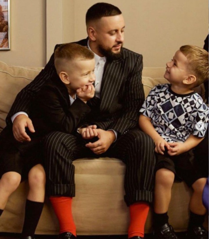 "Мы приняли решение". Монатик впервые признался , где во время войны находится его жена и дети