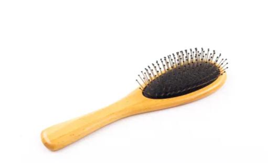 Використання цього гребінця може спричинити пошкодження та втрату волосся