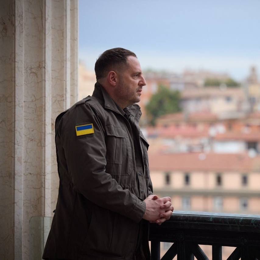 Хто з українських політиків крім Зеленського обирає стиль мілітарі (фото)