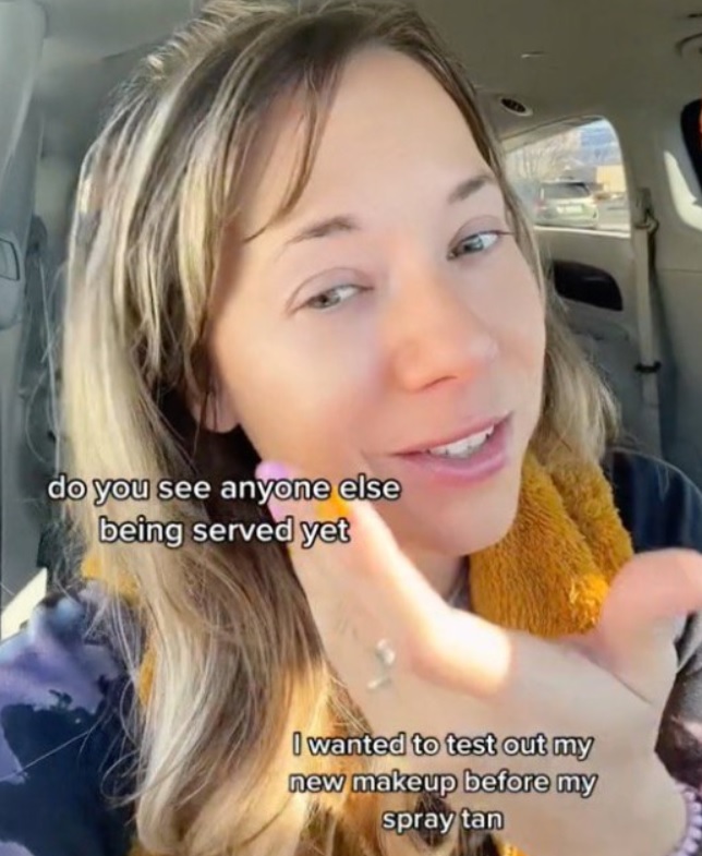 Стюардеса розповіла про звички пасажирів, які персонал ненавидить найбільше за все