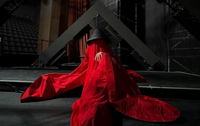 "Не заздріть". Melovin "накинувся" на колег через Клавдію Петрівну: у чому справа