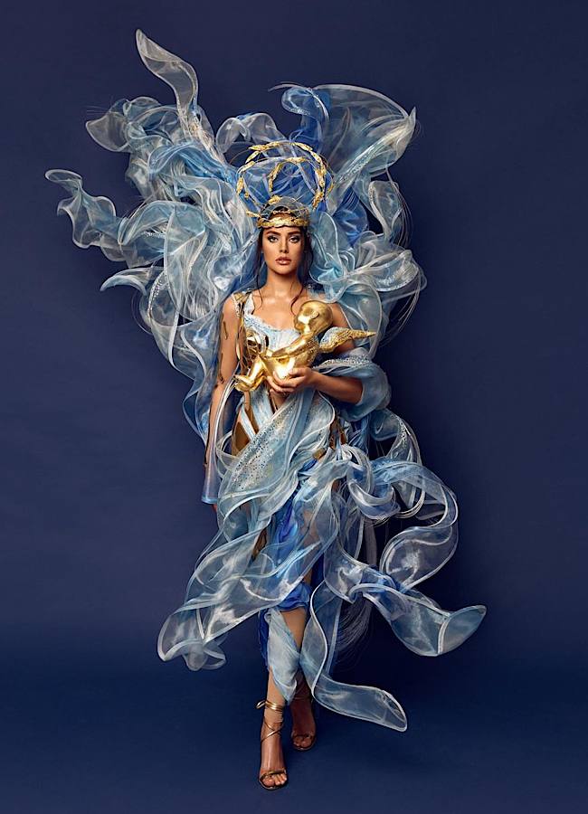 Обладательница титула Мисс Вселенная Украина-2023 Ангелина Усанова показала костюм "Берегини Матери"