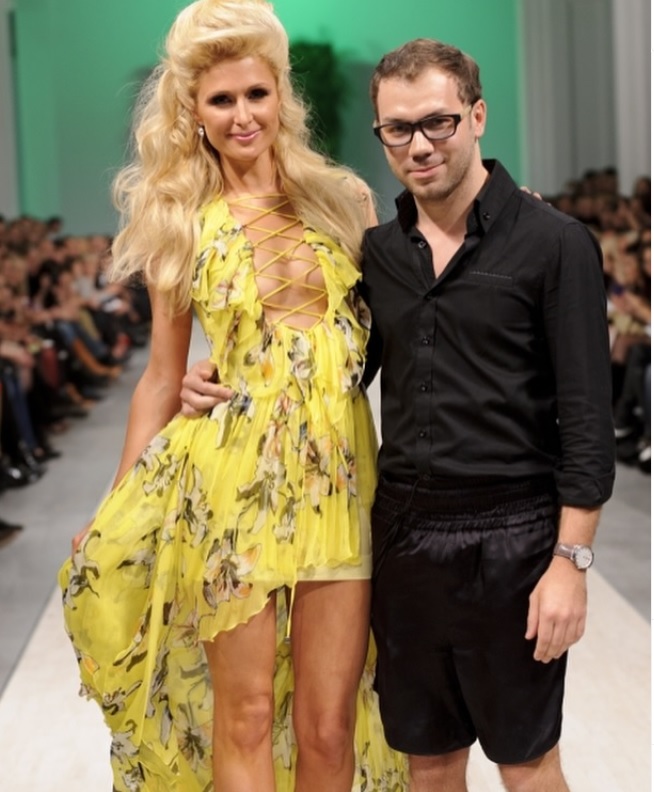 "Вона звичайно перебрала". Андре Тан розказав, як запросив Періс Хілтон до Києва