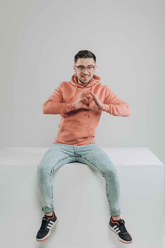 Украинские звезды ко Дню влюбленных сделали откровенные признания о любви: "иногда матрица дает сбой"