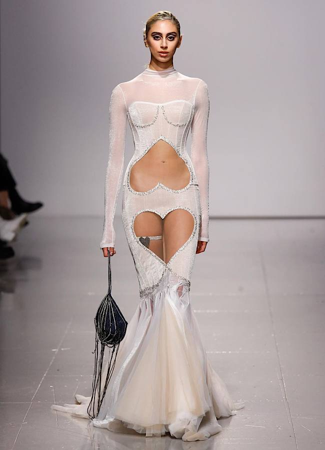 Дженніфер Лопес засвітила сукню від українського бренду у новому кліпі (відео)