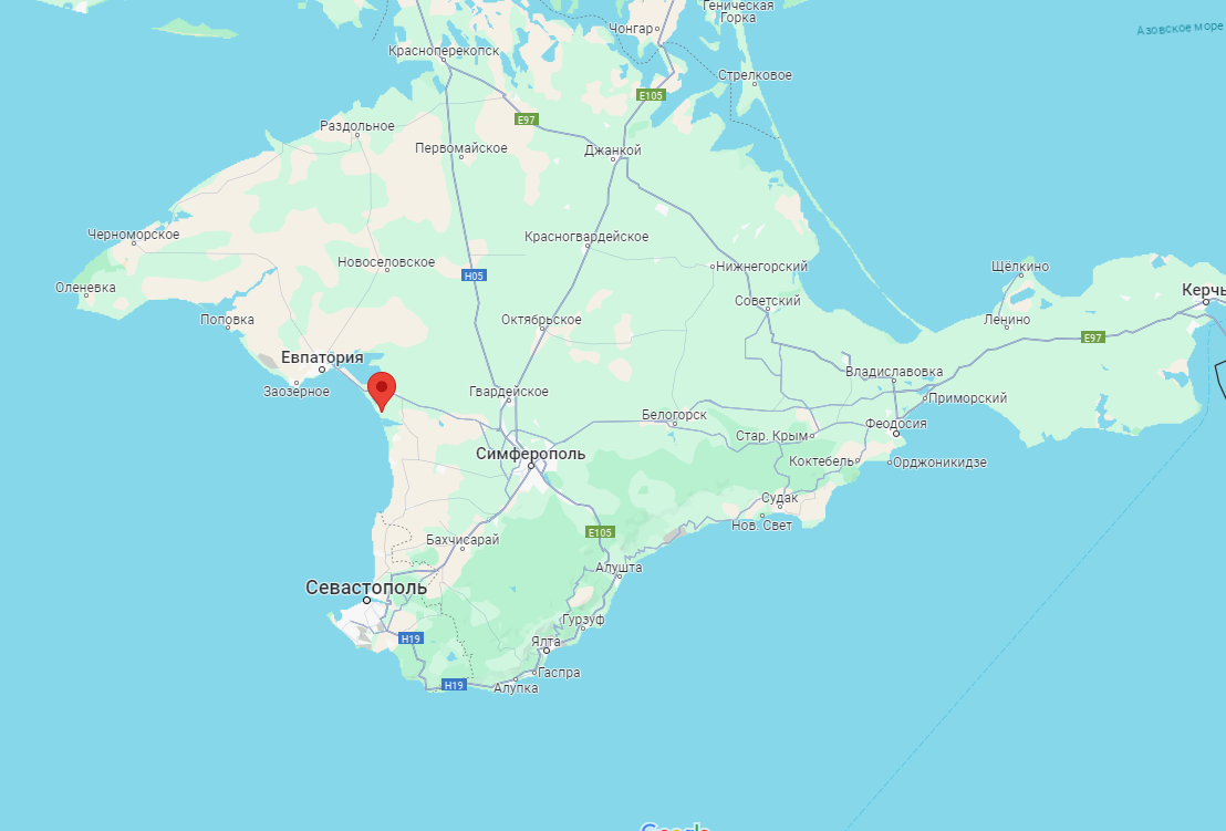 В Сакському районі Криму лунають вибухи та кулеметні черги