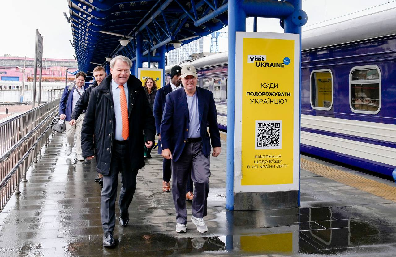 До Києва з візитом прибув сенатор-республіканець США Ліндсі Грем