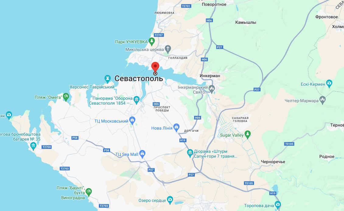 В Севастополе раздались взрывы, над бухтой запустили дымовую завесу