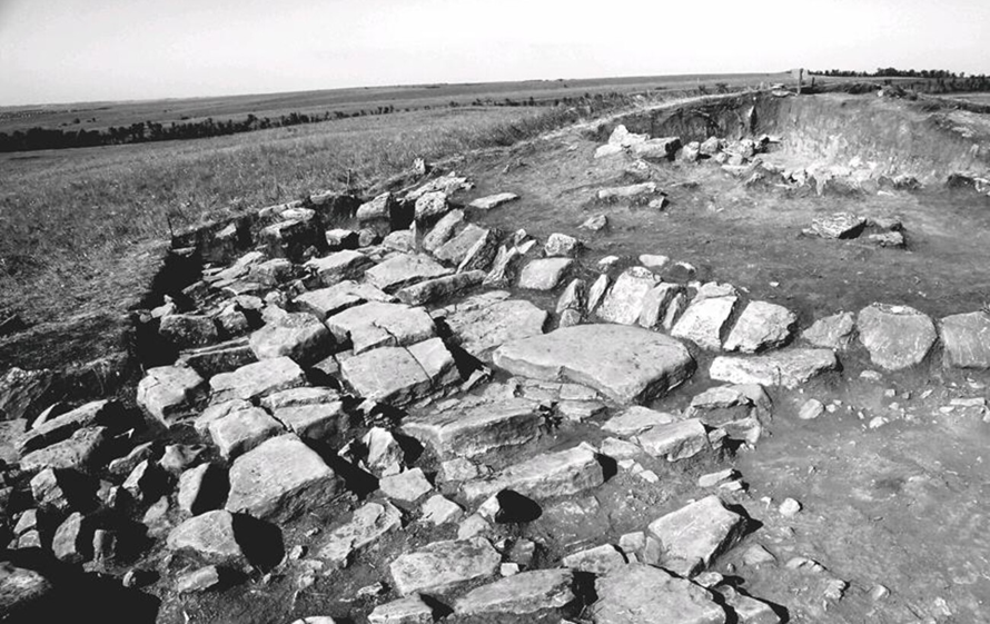 Скіфські кургани, слов'янські вогнища та княжі саркофаги: історія поховань в Україні