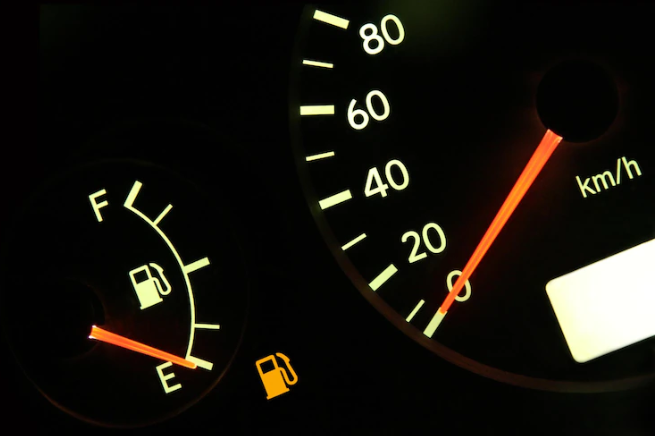 Почему ездить с полупустым баком опасно для автомобиля: это важно знать