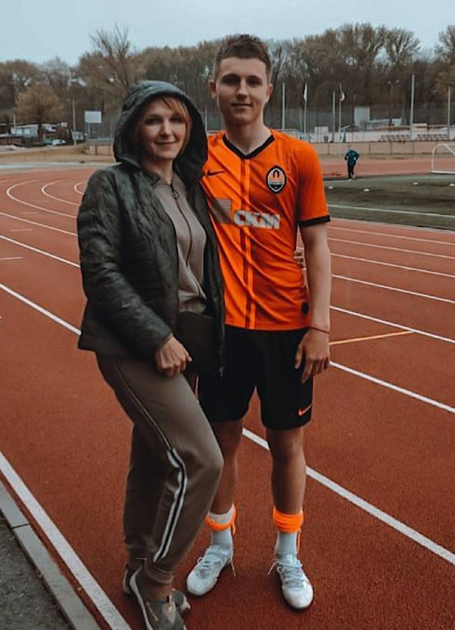 Гравець футбольного клубу "Шахтар" Микола Огарков втратив батька на війні з Росією