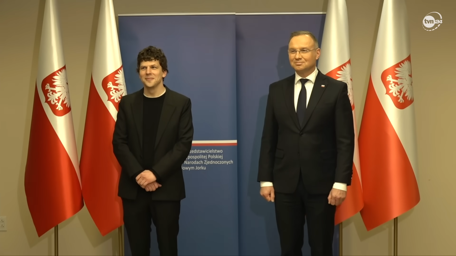 Покидають США? Хто з зірок Голлівуду оформив нове громадянство у 2025 році