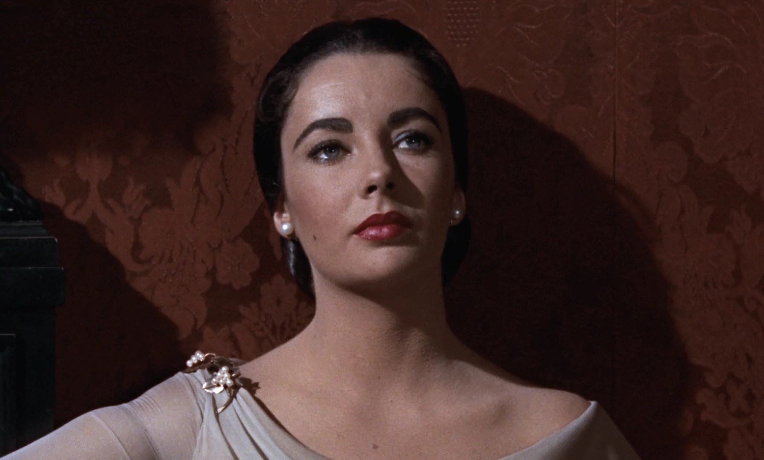 Кім Кардашьян перевтілиться в Елізабет Тейлор: що відомо